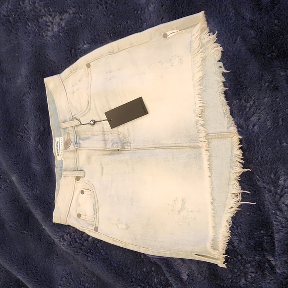 Super light wash, distressed two tone One Teaspoon skirt size 26! - Picture 1 of 10